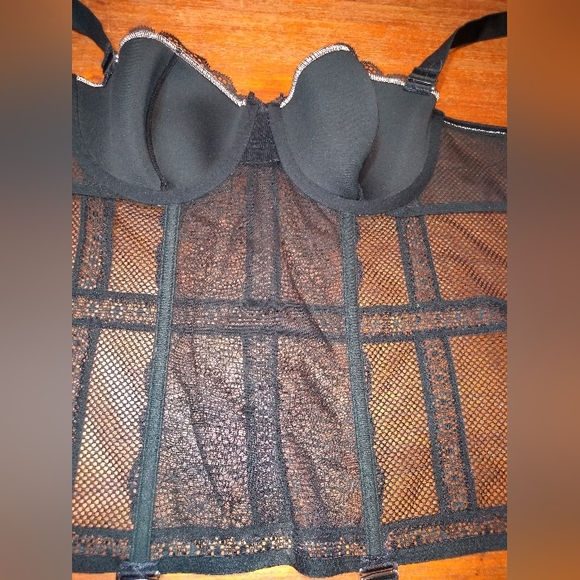 Sexy Black Merry Widow, Corset, No Size 26 Inches Across Breast, Built-I… - Picture 3 of 15